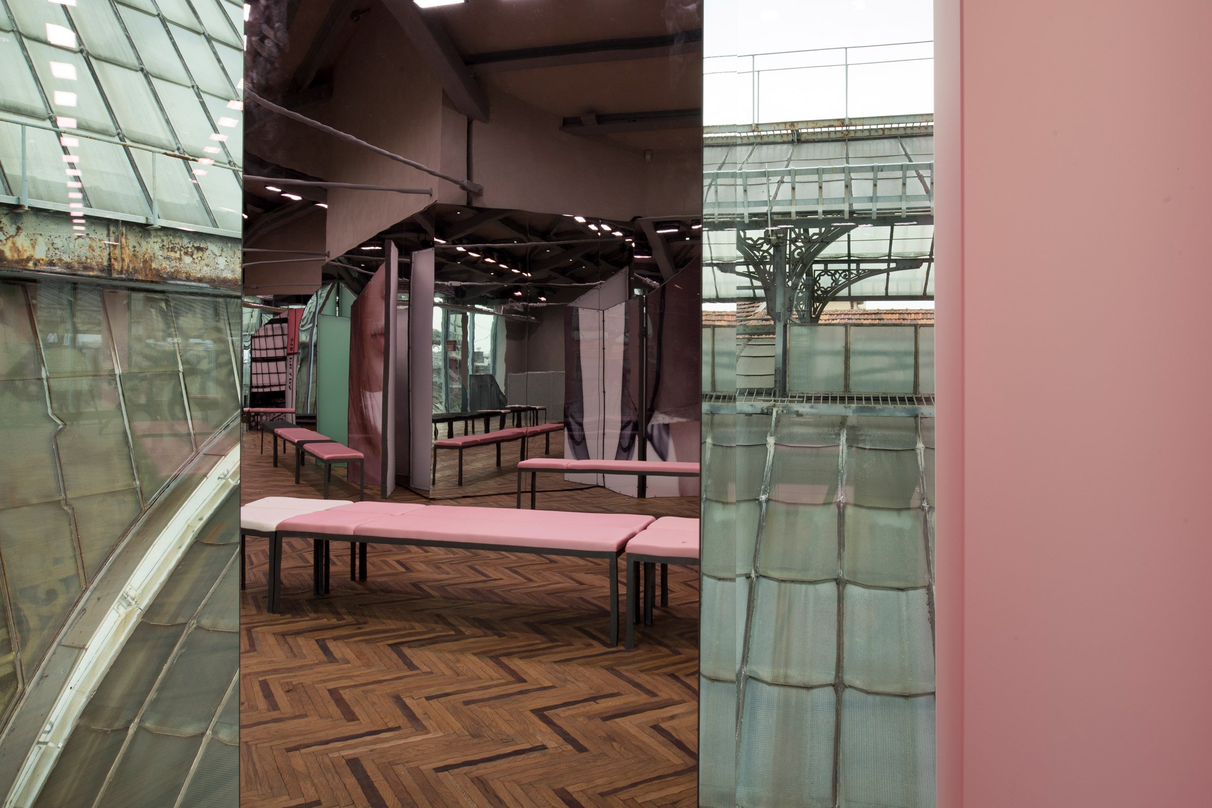 AMO Designs Prada Resort 2018 Show Using Mirrors and Bright Pink